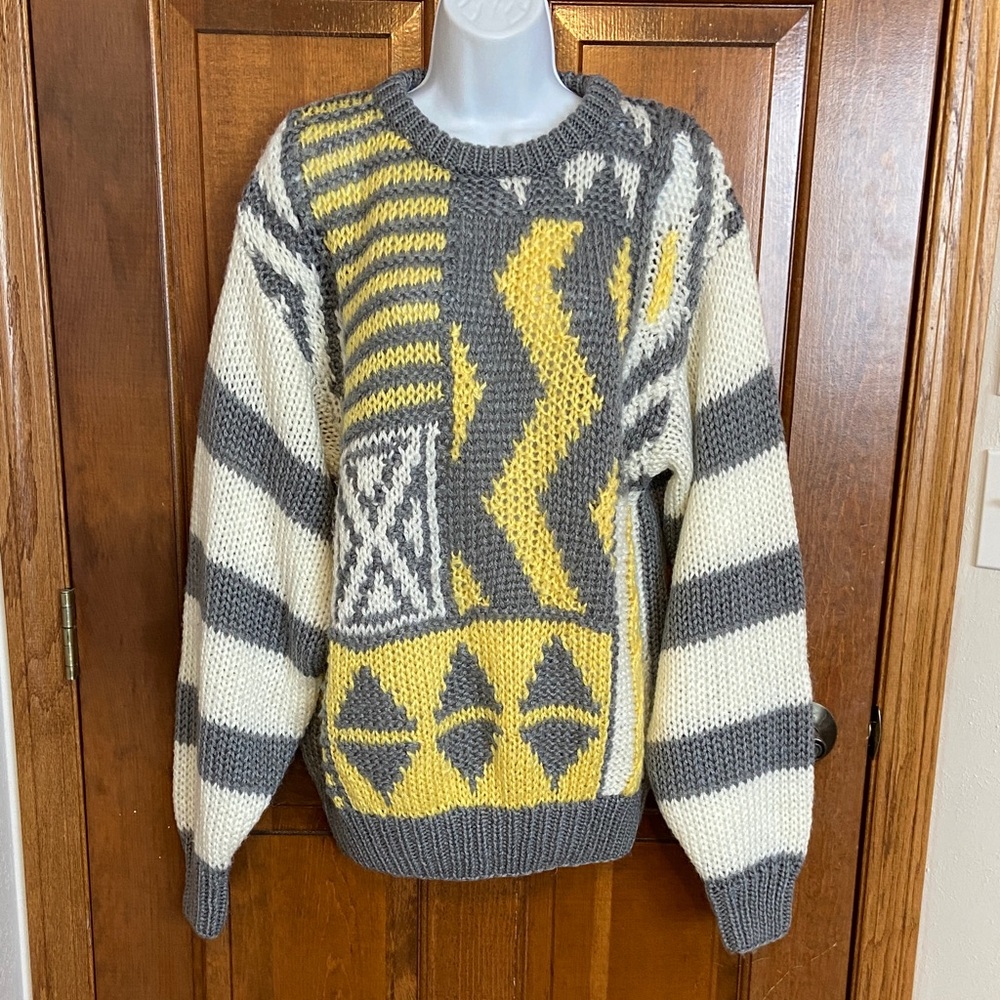 Vintage Forum 80’s Design Hand knit Chunky Knit Sweater Size Large